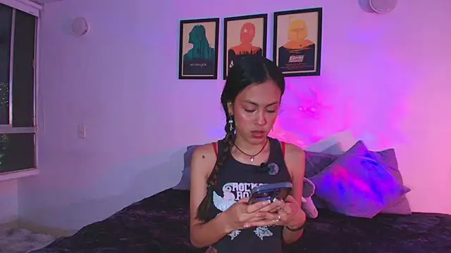 Snapshot of Susy_spark chatting on 05-12-26, 11:57 Susy spark online show from 05-12-26, 11:57
