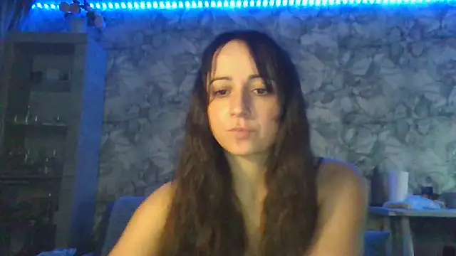 Snapshot of Avylith chatting on 10-06-25, 07:11 Avylith online show from 10-06-25, 07:11