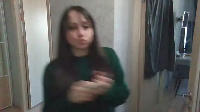 Snapshot of Avylith chatting on 10-07-25, 09:28 Avylith online show from 10-07-25, 09:28