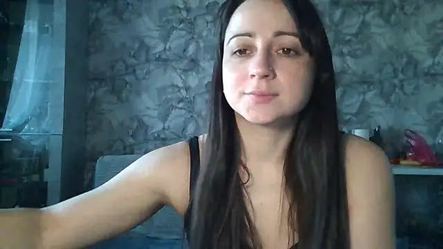 Snapshot of Avylith chatting on 10-19-25, 12:06 Avylith online show from 10-19-25, 12:06