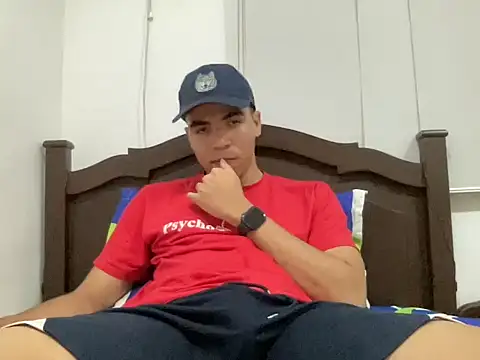 Snapshot of maxxxi_z chatting on 10-24-25, 04:31 maxxxi z online show from 10-24-25, 04:31