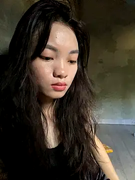 Snapshot of Bella_sexy98 chatting on 09-23-25, 05:32 Bella sexy98 online show from 09-23-25, 05:32