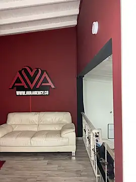 Snapshot of krisstenSantos chatting on 10-28-25, 12:30 krisstenSantos online show from 10-28-25, 12:30