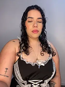 Snapshot of krisstenSantos chatting on 11-18-25, 12:20 krisstenSantos online show from 11-18-25, 12:20