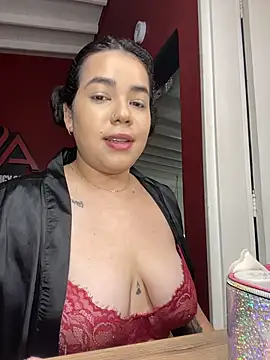 Snapshot of krisstenSantos chatting on 11-25-25, 12:16 krisstenSantos online show from 11-25-25, 12:16