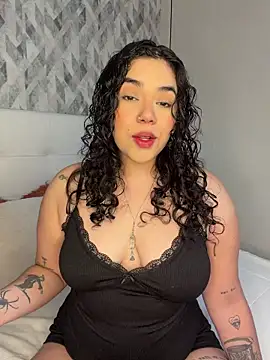 krisstenSantos online show from 12-21-25, 03:41