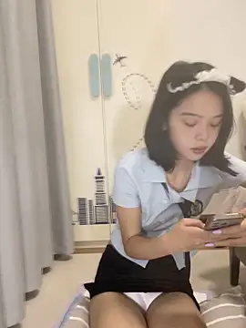 qiqi x online show from 09-18-25, 01:24