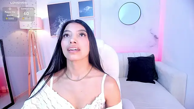 Tiffany Low online show from 02-11-26, 01:16