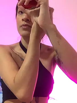 Snapshot of MiQeilaSweet chatting on 10-27-25, 09:08 MiQeilaSweet online show from 10-27-25, 09:08