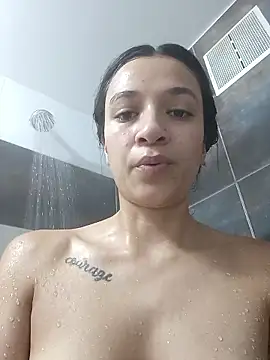 Snapshot of MiQeilaSweet chatting on 11-23-25, 03:06 MiQeilaSweet online show from 11-23-25, 03:06