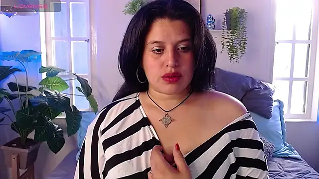 Andrea secret  online show from 10-28-25, 04:09