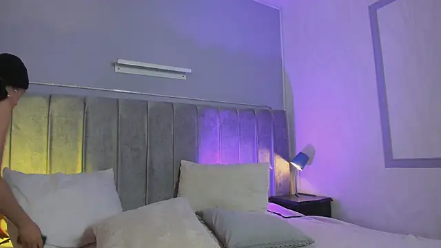 Peytonn Monroe online show from 10-29-25, 12:18