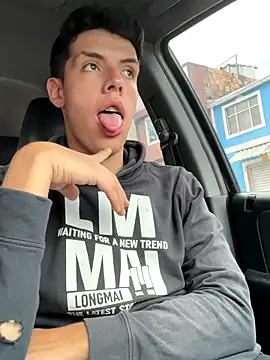 mattebret11 online show from 09-26-25, 03:49