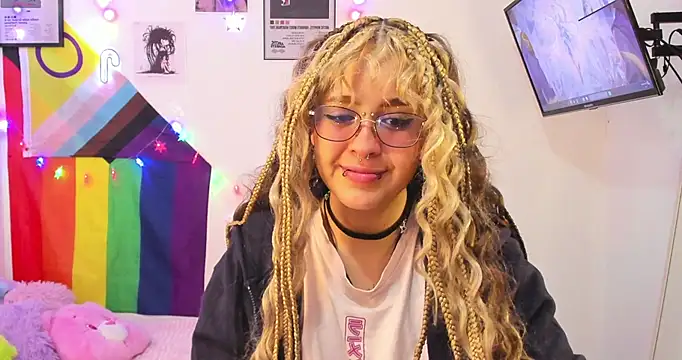 NekoWaifu online show from 11-29-25, 01:03