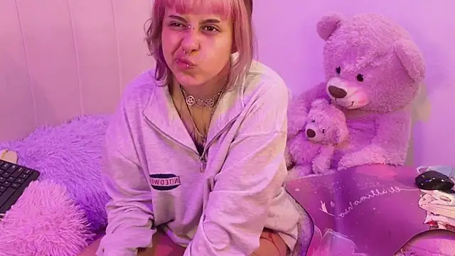 NekoWaifu online show from 04-15-26, 01:51