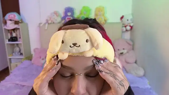 NekoWaifu online show from 07-20-26, 03:25