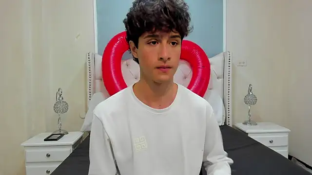 Xam Collen online show from 11-26-25, 06:20