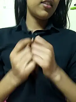 reetika6375 online show from 02-10-26, 11:42