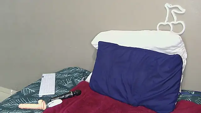 Snapshot of Serafynn chatting on 09-30-25, 01:49 Serafynn online show from 09-30-25, 01:49