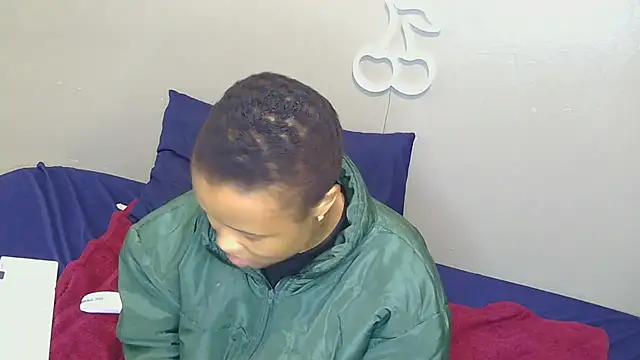Snapshot of Serafynn chatting on 10-01-25, 07:31 Serafynn online show from 10-01-25, 07:31