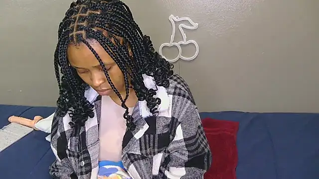 Serafynn online show from 11-17-25, 12:16