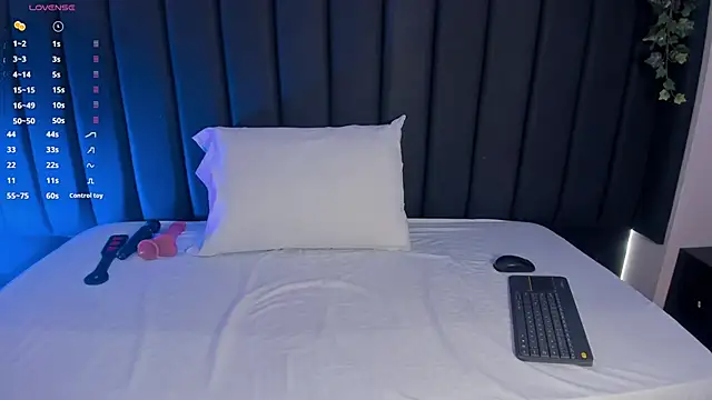 Snapshot of Cristina_joy chatting on 10-24-25, 12:23 Cristina joy online show from 10-24-25, 12:23