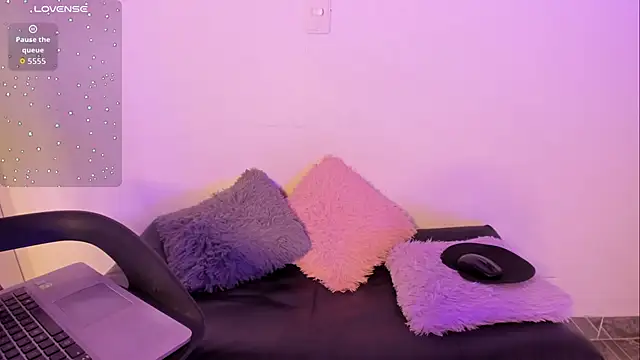 Cristina joy online show from 04-28-26, 11:04