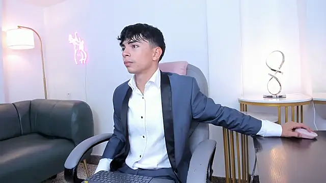 Snapshot of Peter_chase chatting on 11-22-25, 05:17 Peter chase online show from 11-22-25, 05:17