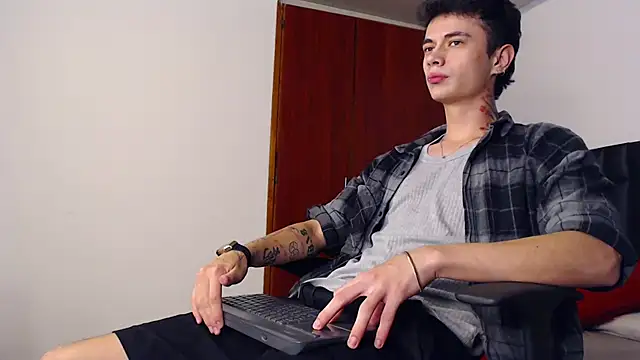 Snapshot of jaico_santos chatting on 10-22-25, 10:53 jaico santos online show from 10-22-25, 10:53