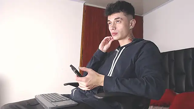 Snapshot of jaico_santos chatting on 10-24-25, 10:50 jaico santos online show from 10-24-25, 10:50