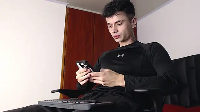 Snapshot of jaico_santos chatting on 11-05-25, 11:05 jaico santos online show from 11-05-25, 11:05