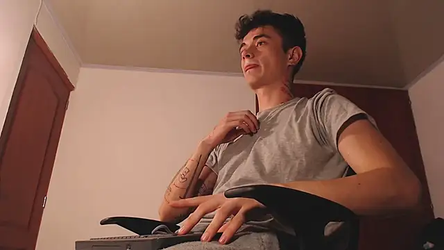 Snapshot of jaico_santos chatting on 11-26-25, 10:55 jaico santos online show from 11-26-25, 10:55