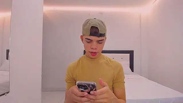 Snapshot of Zacktorres_ chatting on 02-07-26, 10:57 Zacktorres online show from 02-07-26, 10:57