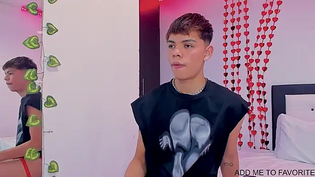 Snapshot of Zacktorres_ chatting on 02-22-26, 09:35 Zacktorres online show from 02-22-26, 09:35