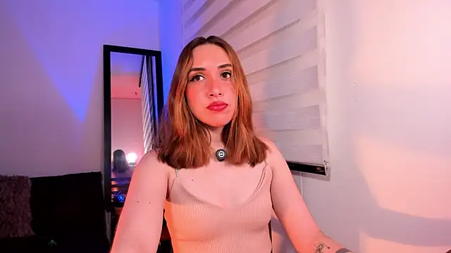 SarahCastillo  online show from 10-04-25, 03:26