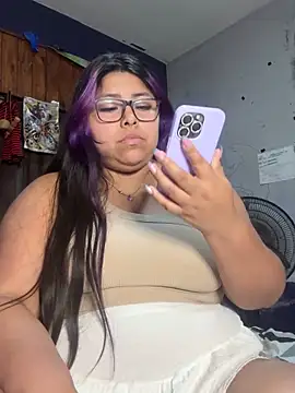 Snapshot of Lunarebelde chatting on 12-03-25, 03:03 Lunarebelde online show from 12-03-25, 03:03