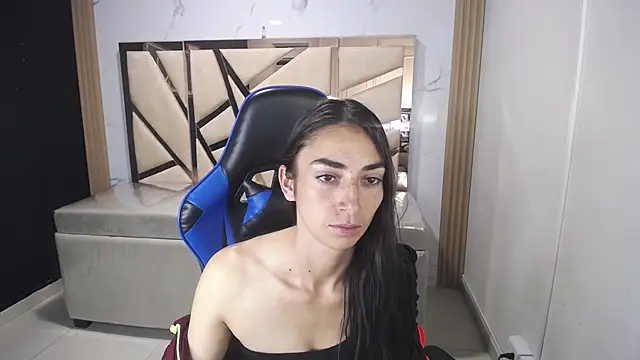 Maily a  online show from 11-22-25, 03:05