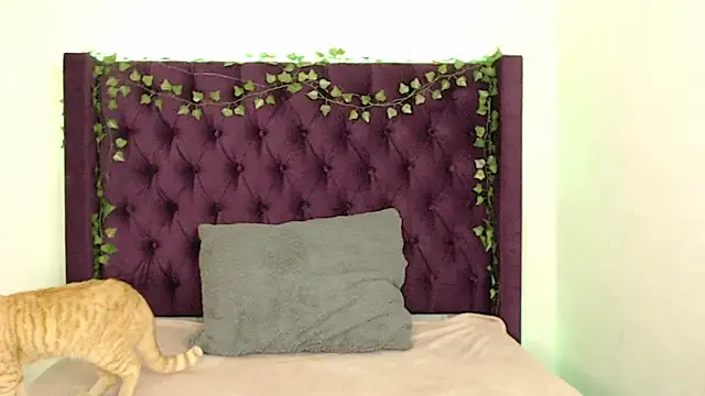 KaMila M00N online show from 04-27-26, 02:15