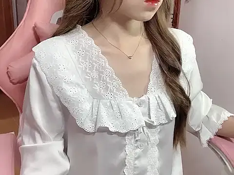 Snapshot of _Payna_ chatting on 11-15-25, 10:59 Payna online show from 11-15-25, 10:59