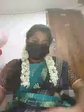 Snapshot of TAMIL_AMMUKUTTYY chatting on 11-13-25, 06:40 TAMIL AMMUKUTTYY online show from 11-13-25, 06:40