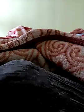 Snapshot of romero115 chatting on 09-17-25, 06:37 romero115 online show from 09-17-25, 06:37