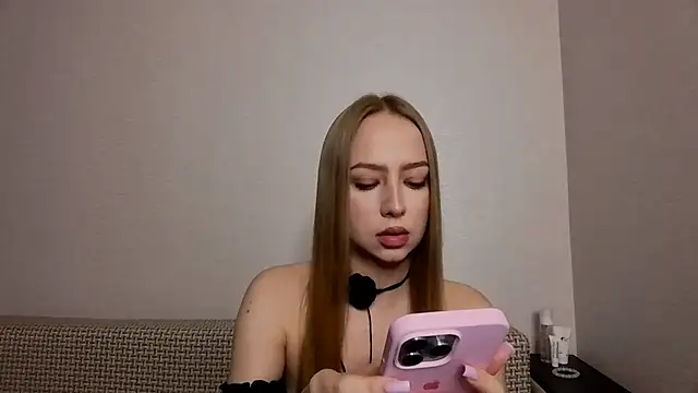 Snapshot of MissOyee chatting on 09-20-25, 05:14 MissOyee online show from 09-20-25, 05:14