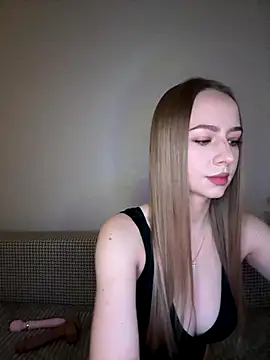 Snapshot of MissOyee chatting on 10-14-25, 06:09 MissOyee online show from 10-14-25, 06:09