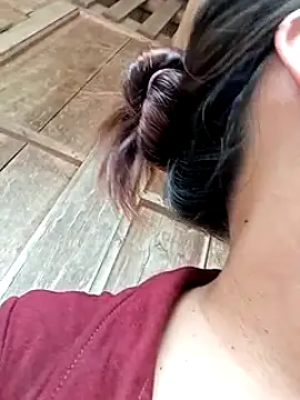 emly-xinh18 online show from 09-22-25, 03:41