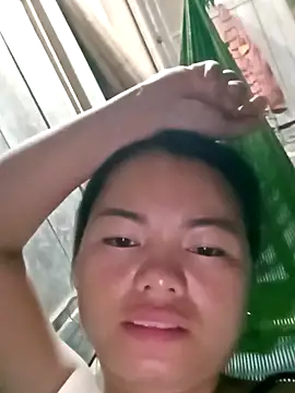 emly-xinh18 online show from 09-24-25, 12:08