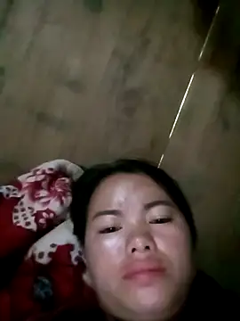 emly-xinh18 online show from 09-28-25, 02:50