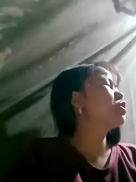 emly-xinh18 online show from 10-09-25, 02:59