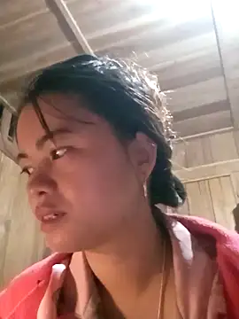 emly-xinh18 online show from 11-18-25, 12:49