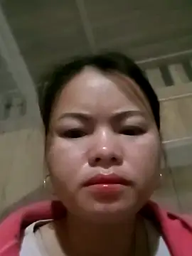 emly-xinh18 online show from 11-20-25, 07:02