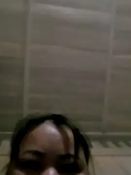 emly-xinh18 online show from 11-21-25, 11:14